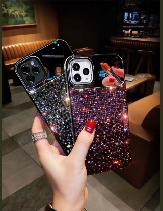 Etui na iPhone'a z dekoracją ze strasu w kolorze gradientu