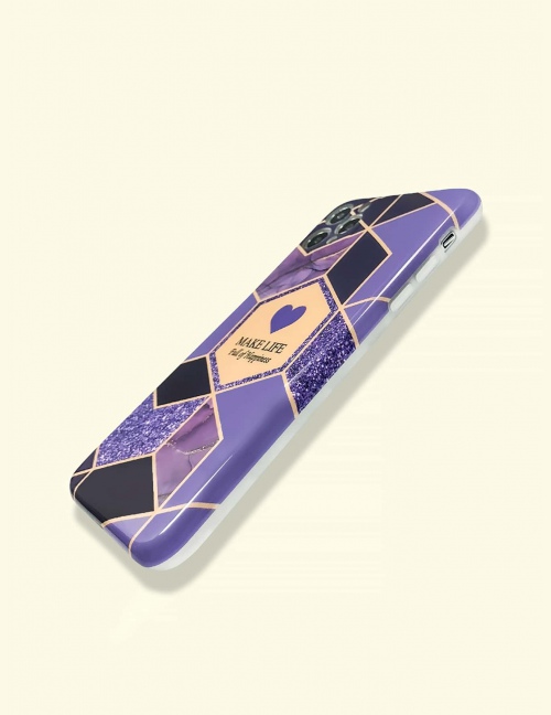Geometryczne i marmurowe etui na iPhone'a