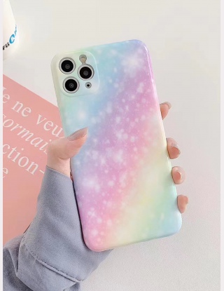 Gradientowe etui na iPhone'a