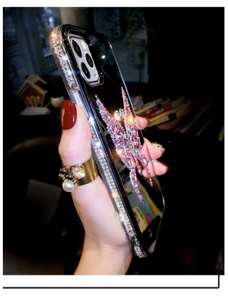 Etui na iPhone'a z lustrem w motyle