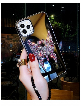 Etui na iPhone'a z lustrem w motyle