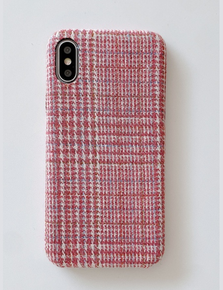 Etui na iPhone'a w kratkę