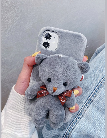 Pluszowe etui na iPhone'a z dekoracją misia